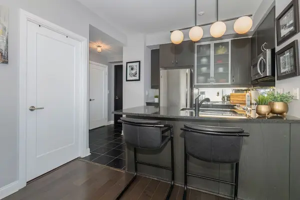 18 Yorkville AVE #2607, Toronto C02, ON M4W 3Y8