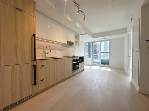 252 Church ST #1612, Toronto C08, ON M5B 0E6