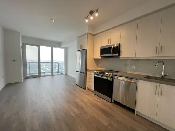 95 Oneida CRES N #LPH12, Richmond Hill, ON L4B 0H5