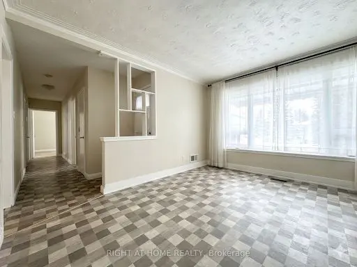 57 Wilstead DR #Main Floor, Newmarket, ON L3Y 4T8