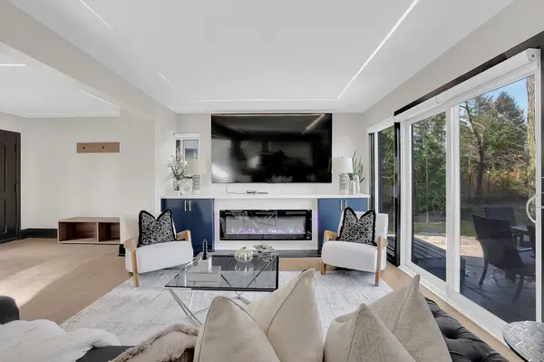 1915 Delaney DR, Mississauga, ON L5J 3L1