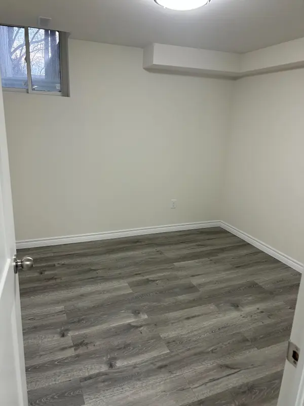 62 Courtleigh SQ #BSMT, Brampton, ON L6Z 1J3