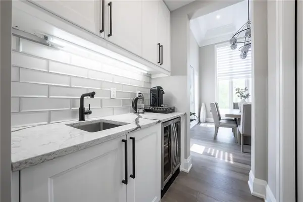 8378 Chippewa RD E, Hamilton, ON L0R 1W0