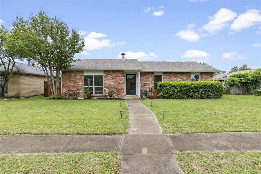 5044 Shannon Drive, The Colony, TX 75056