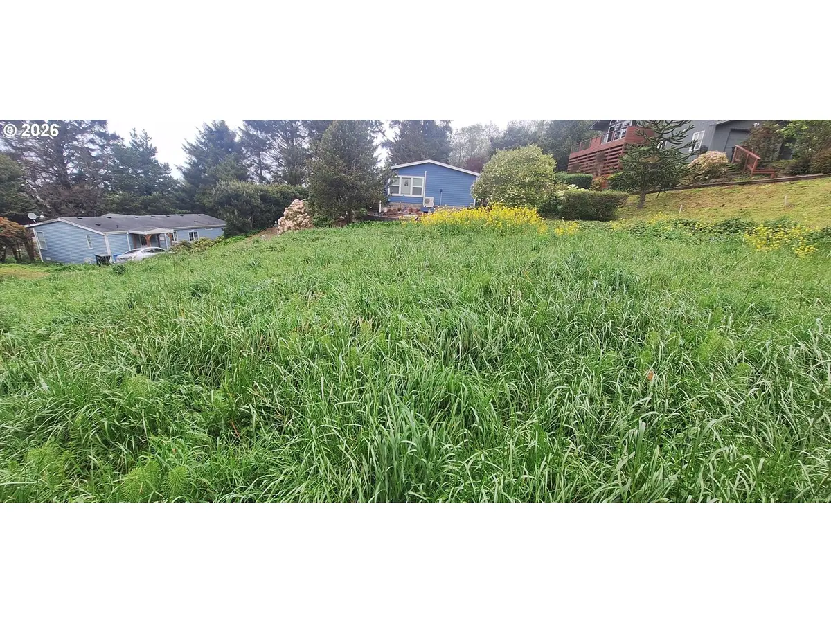 87 GREENHILL DR, Yachats, OR 97498