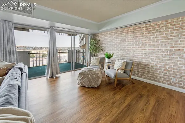 411 Lakewood CIR #A802, Colorado Springs, CO 80910