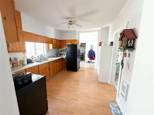 87 first ST, Lundar, MB R0C 1Y0