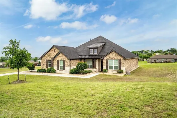 1005 Pebblegate Drive, Weatherford, TX 76085