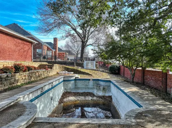 6521 Lynch Lane, Garland, TX 75044