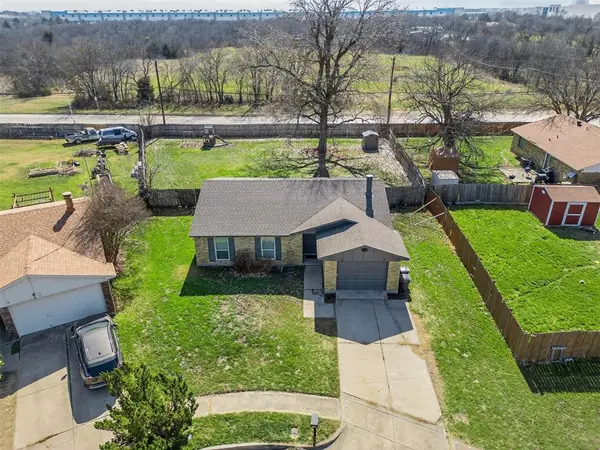 2308 Foxglen Court, Fort Worth, TX 76131