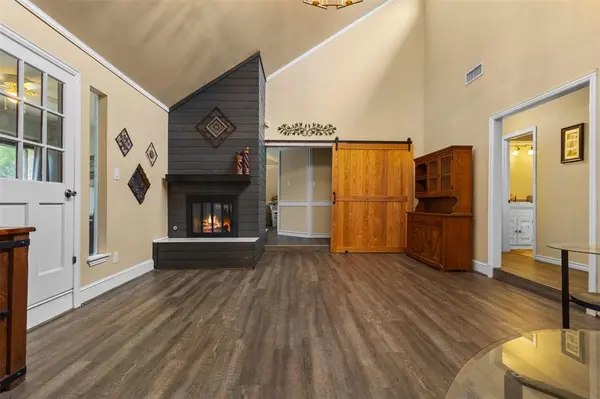 1617 Westridge Drive, Hurst, TX 76054