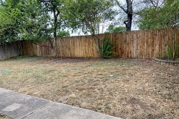 724 Lemons Street, Cedar Hill, TX 75104