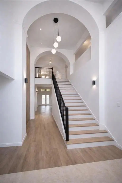 5518 Heathercrest Drive, Arlington, TX 76018