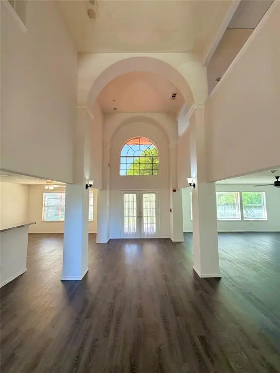 5518 Heathercrest Drive, Arlington, TX 76018