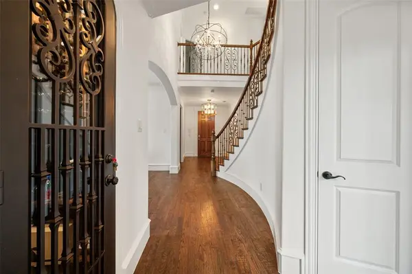 6162 Llano Avenue, Dallas, TX 75214