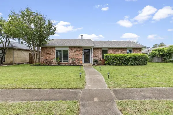5044 Shannon Drive, The Colony, TX 75056