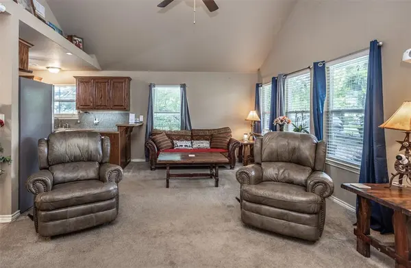 406 W Elm Street, Collinsville, TX 76233