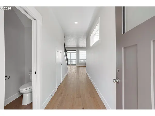 13945 SE Piper Cub WAY, Milwaukie, OR 97267