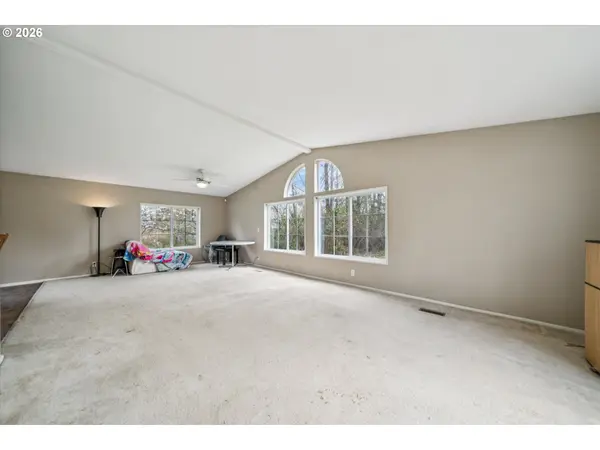 609 NE SOUTH SHORE RD, Portland, OR 97211