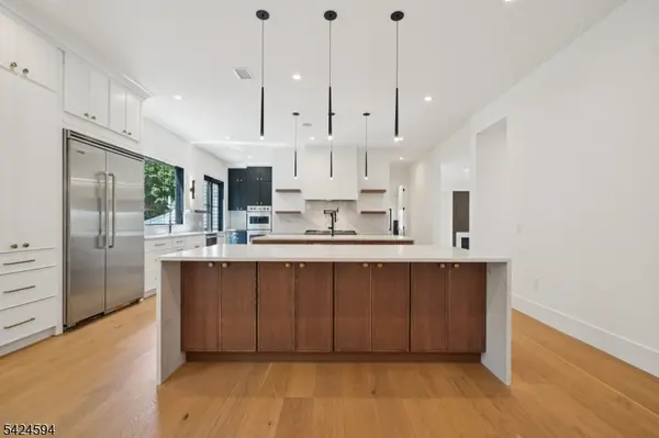 547 Shackamaxon Dr, Westfield Town, NJ 07090