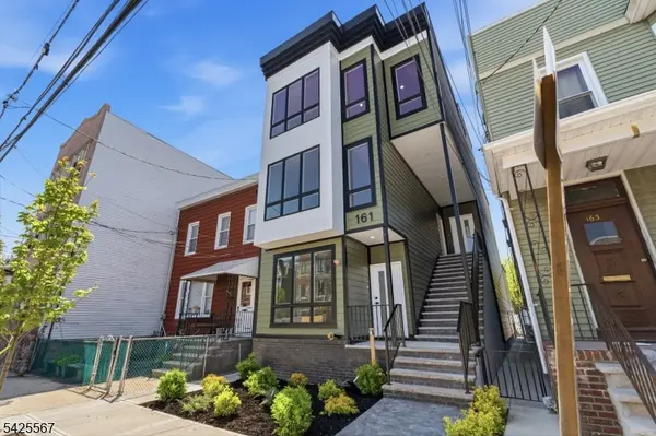 161 Woodlawn Ave #3, Jersey City, NJ 07305