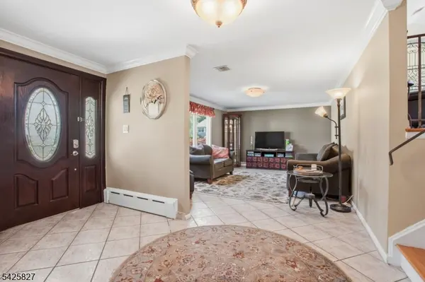 11 Briar Hills Cir, Springfield Twp., NJ 07081