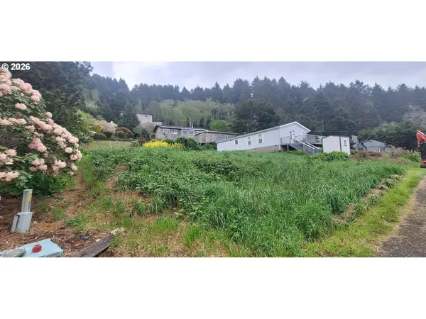 87 GREENHILL DR, Yachats, OR 97498