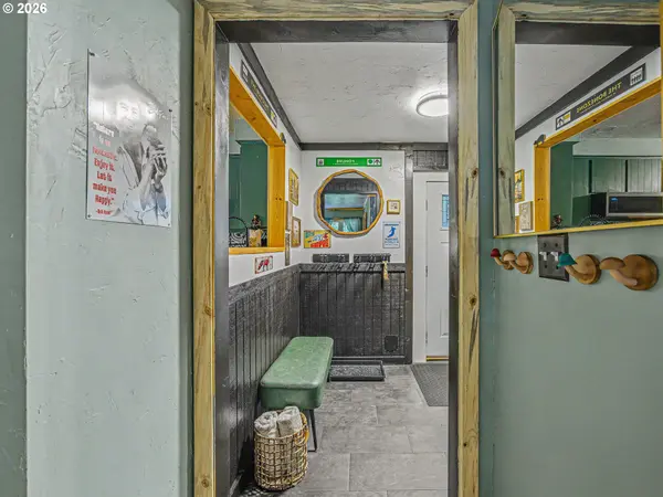 22099 E WILD FERN LN, Brightwood, OR 97011