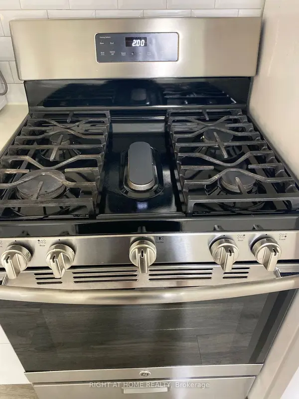 37 Clifton AVE #bsmnt, Toronto C06, ON M3H 4K9