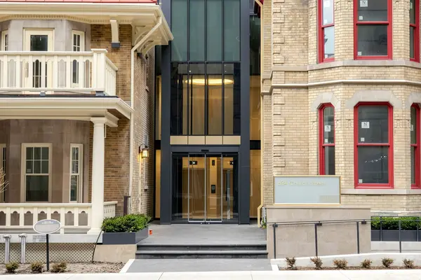 634 Church ST #1008, Toronto C08, ON M4Y 0G9