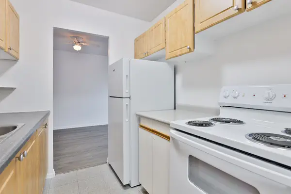 900 Glen ST #215, Oshawa, ON L1J 5Z4