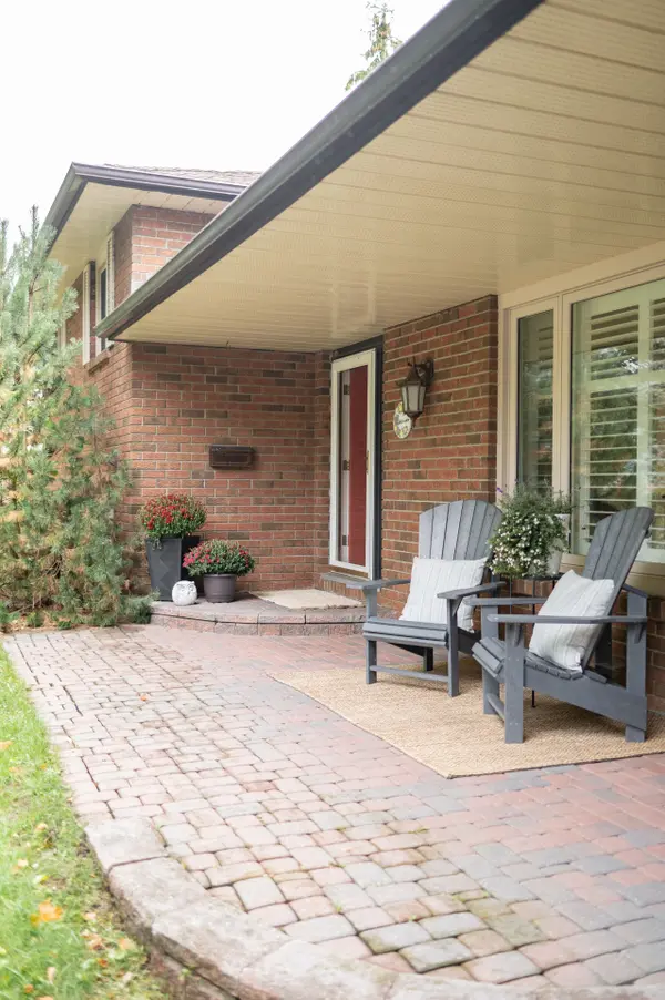 27 Thicketwood PL, Ramara, ON L0K 1B0