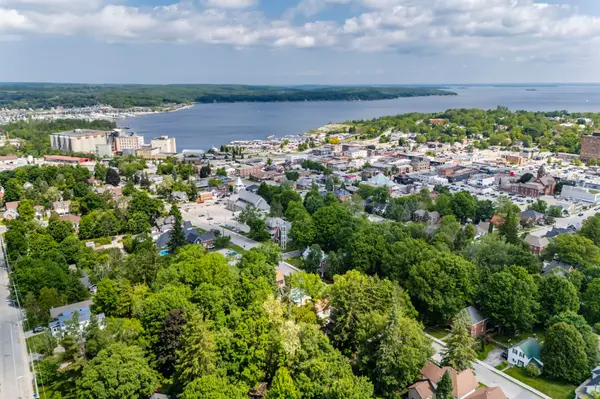 330 Third ST, Midland, ON L4R 3S7