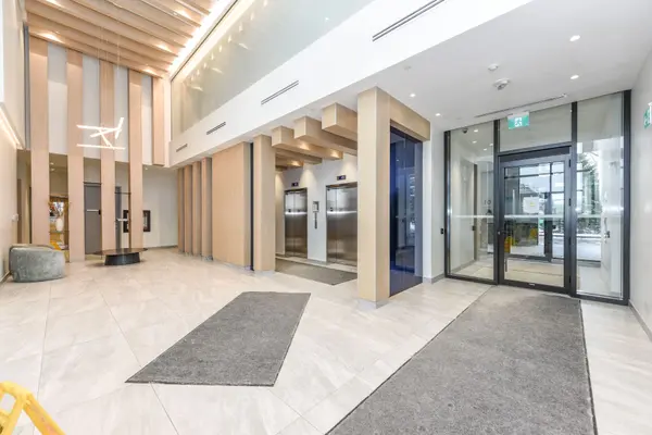 86 Dundas St. ST E #323, Mississauga, ON L5A 0B1