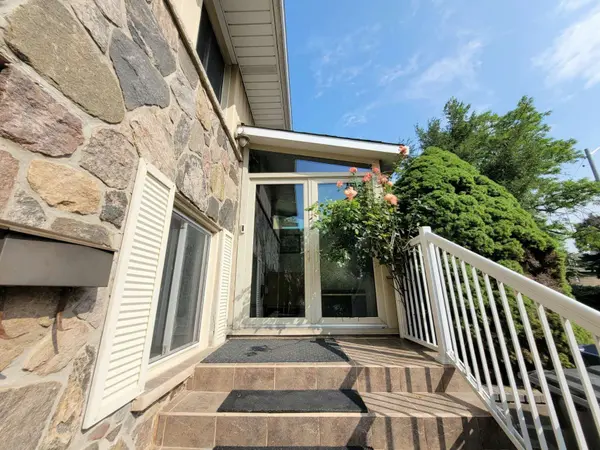 238 The West Mall N/A, Toronto W08, ON M9C 1C5