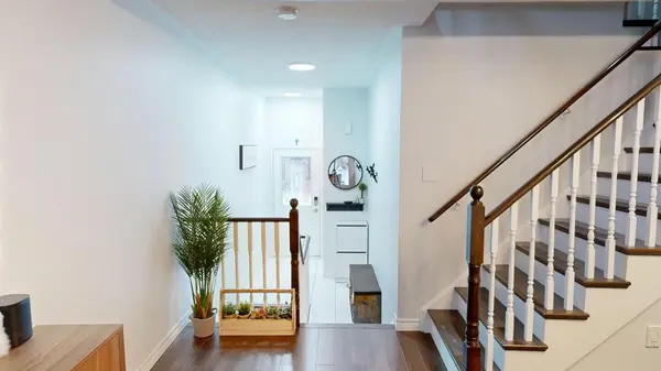 1591 South Parade CT #2, Mississauga, ON L5M 6G1