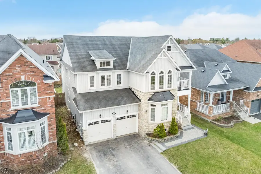 111 Latimer AVE, Essa, ON L3W 0N1