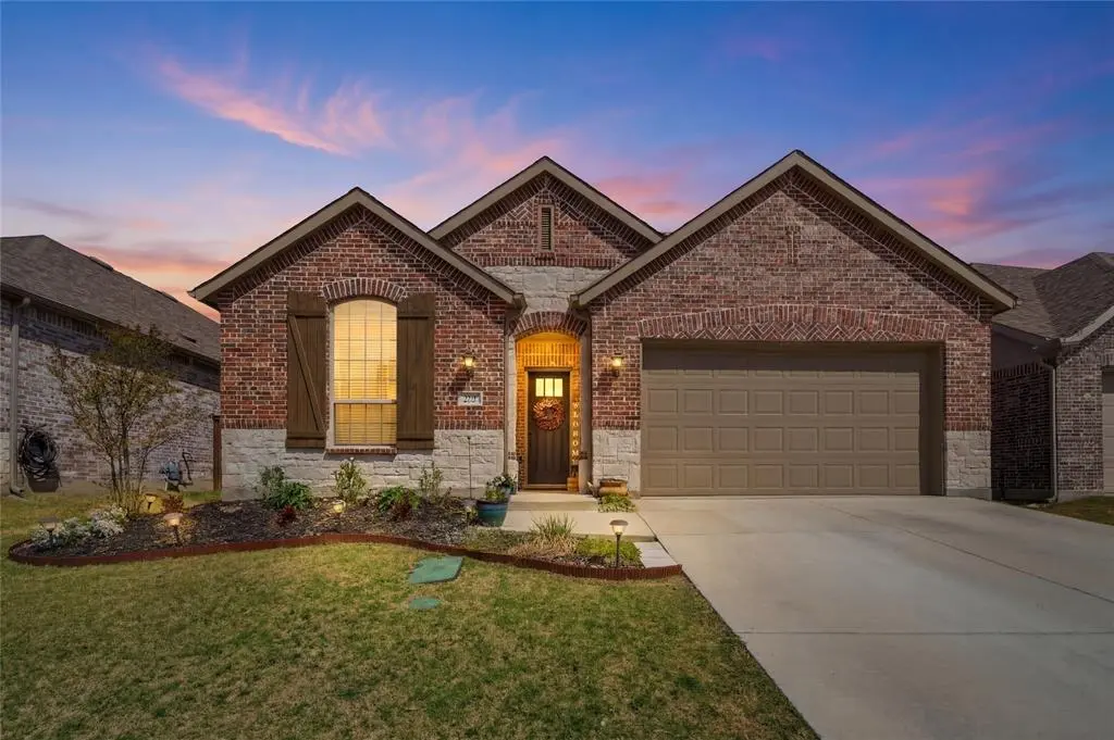 2127 Mossbrook Drive, Royse City, TX 75189