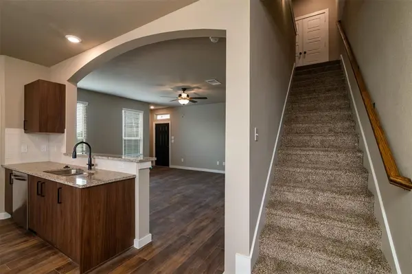 600 Harvest Moon Drive, Venus, TX 76084