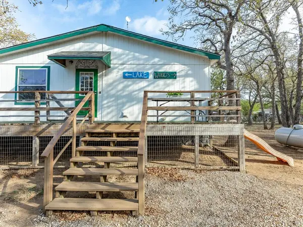 304 Catfish Trail, Bowie, TX 76230