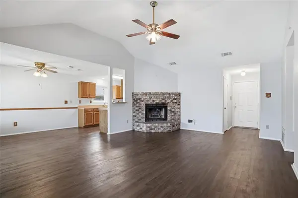 8304 Cloverglen Lane, Fort Worth, TX 76123