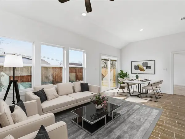 1004 E Hickory Street, Kaufman, TX 75142