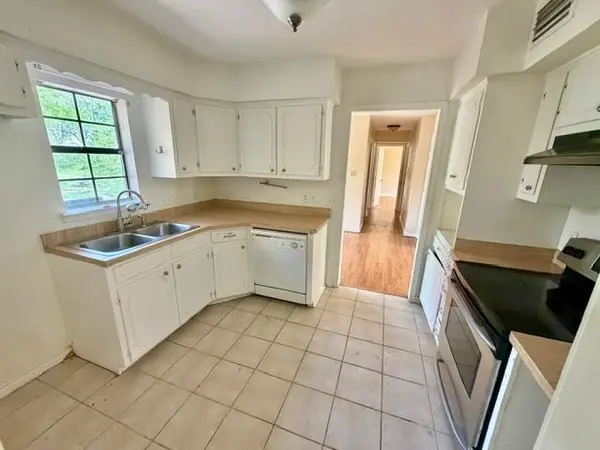 210 W Houston Street, Leonard, TX 75452