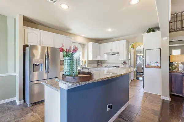 1517 Quintessa Avenue, Kennedale, TX 76060