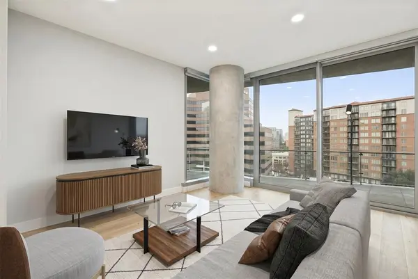 3130 N Harwood Street #905, Dallas, TX 75201