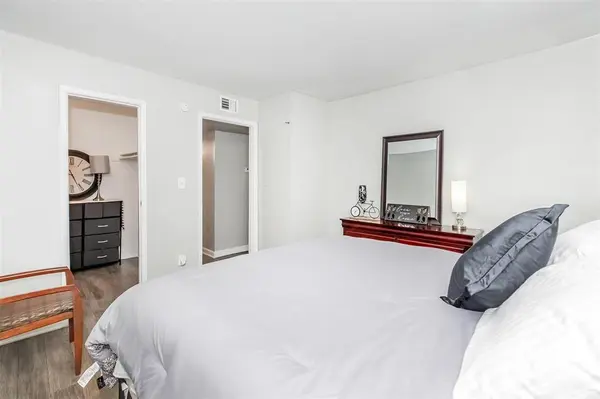 305 W Baker Road #1108, Baytown, TX 77521