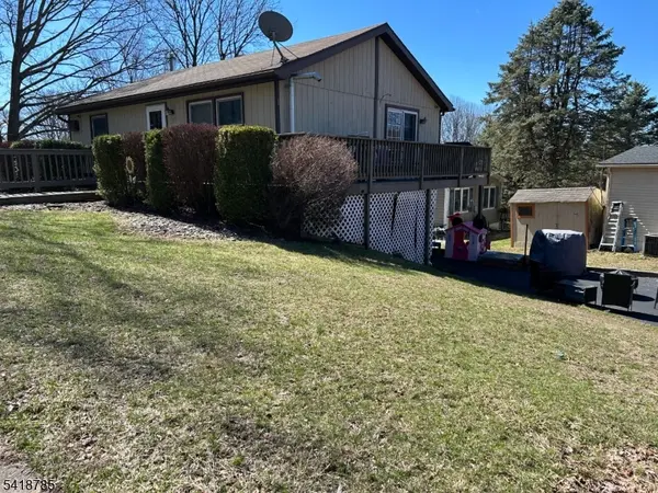 2 King Hill Rd, High Bridge Boro, NJ 08829