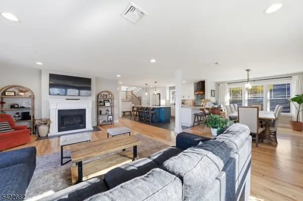 23 Edgemere Ave, Mount Arlington Boro, NJ 07856