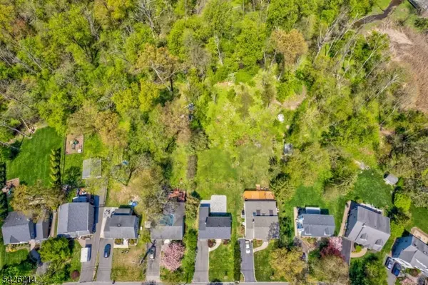 61 Beechwood Rd, Florham Park Boro, NJ 07932