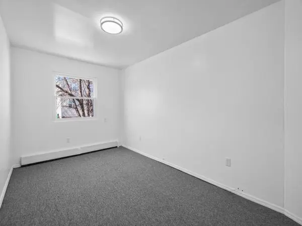 140-14 Charles LN, Queens, NY 11413